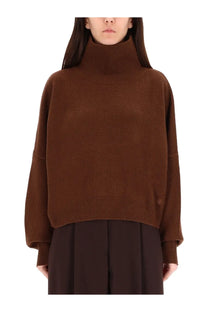 Loulou De Saison women’s Luke shirt brown is a cozy chocolate brown turtleneck sweater with soft knit and ribbed cuffs