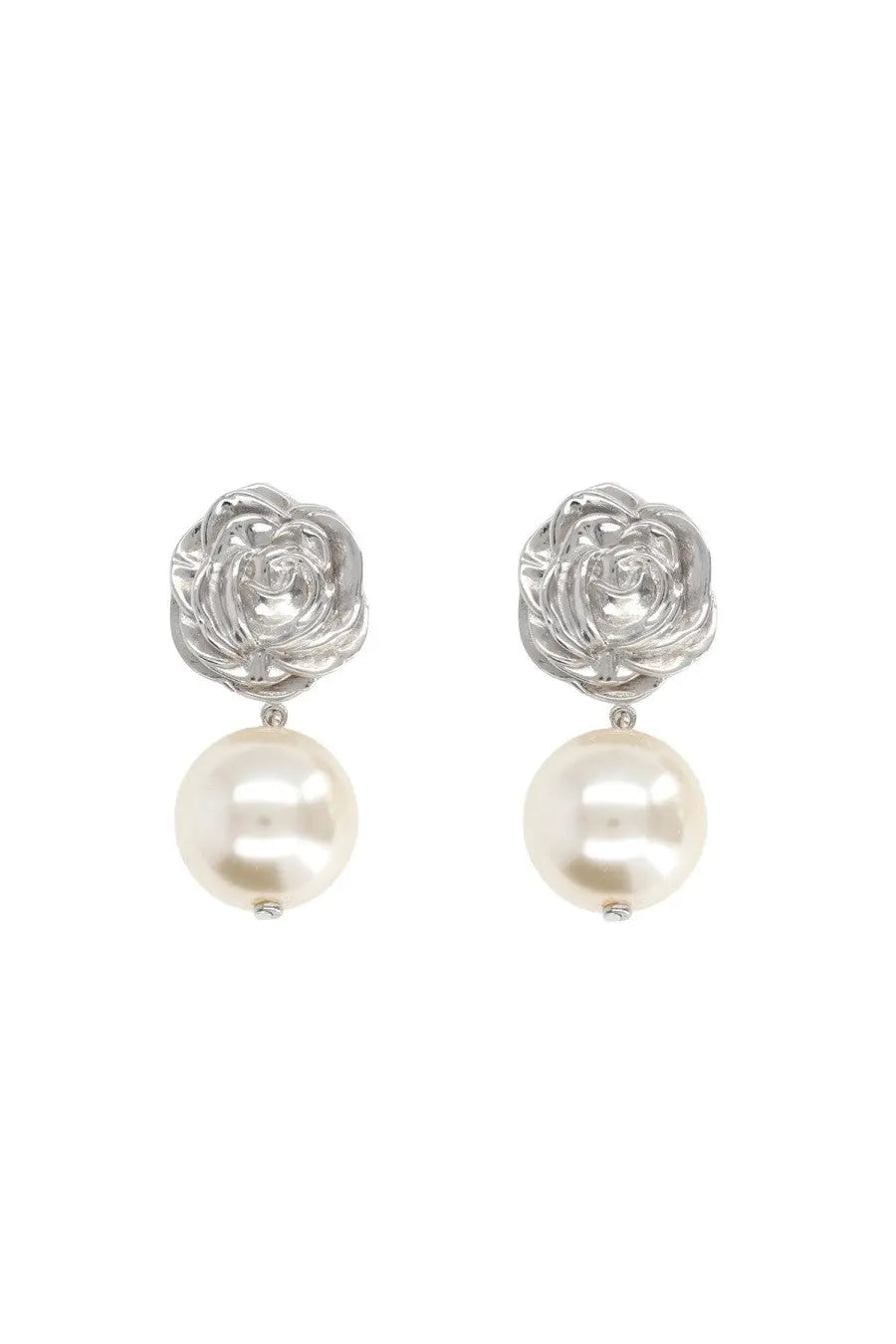 Silver rose shaped earrings with dangling white pearls by magda butrym women’s orecchini con rosa perla silver