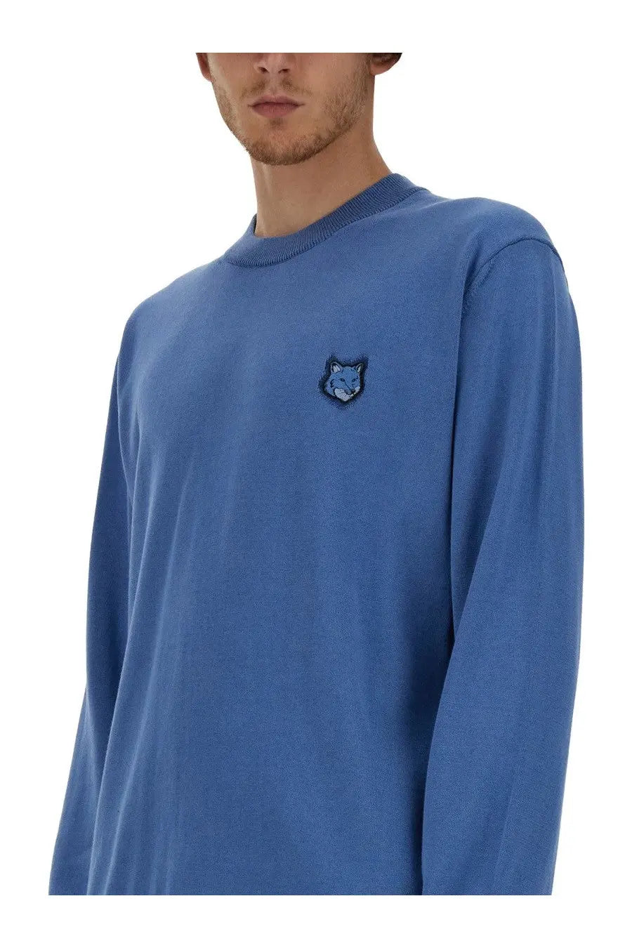 Maison Kitsuné men’s blue long-sleeved crewneck sweatshirt with small embroidered wolf logo on chest