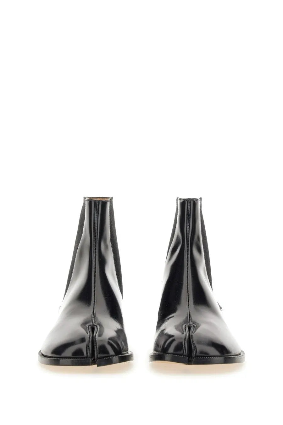 Maison Margiela men’s tabi Chelsea boot in black patent leather with glossy finish and elastic side panels