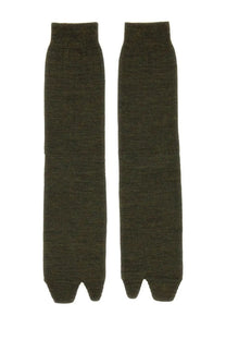 Maison Margiela men’s tabi socks in dark olive green knitted fabric with ribbed cuff and heel for toe separation
