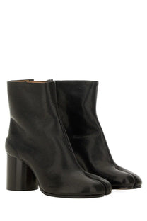 Maison Margiela women’s stivale tabi black leather ankle boots with chunky heel and distinctive toe design