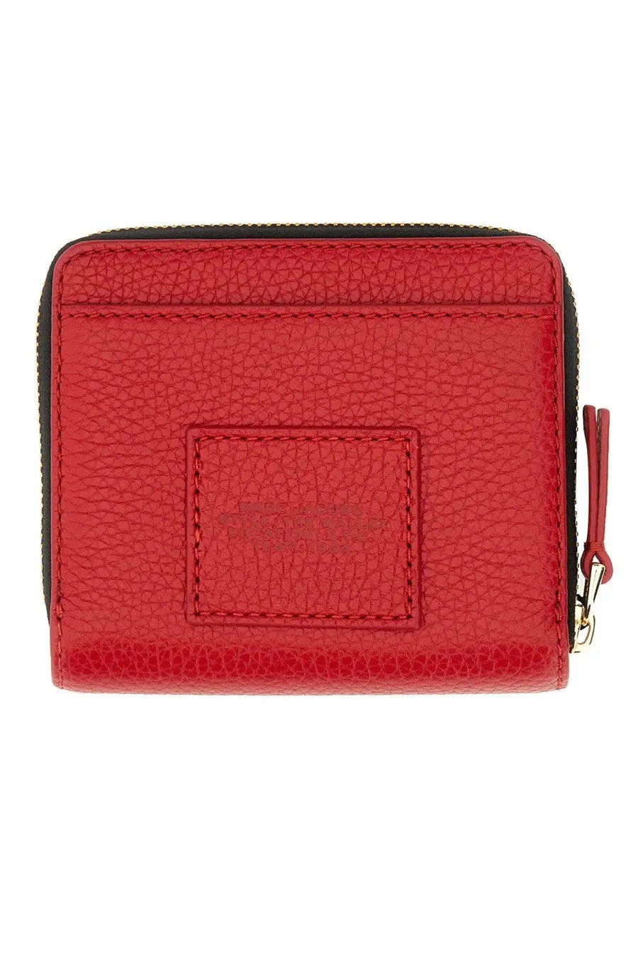Marc Jacobs women’s compact mini wallet in red textured leather with zipper and embossed logo on the front
