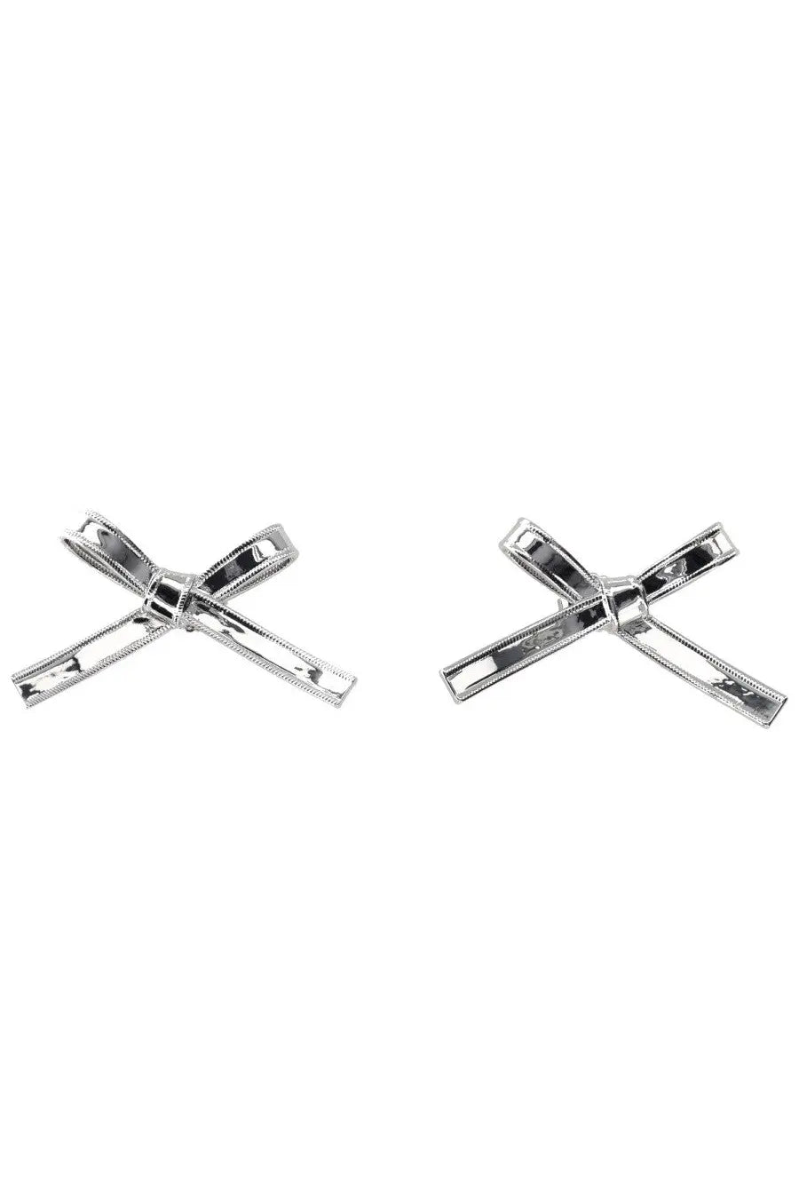 Marc Jacobs women’s orecchini the lingerie bow silver cufflinks with polished metallic finish and intricate detailing