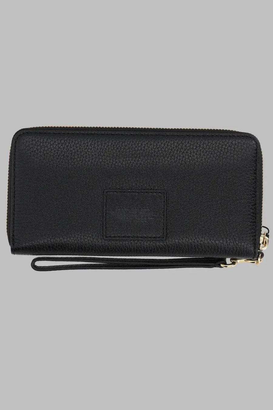 Marc Jacobs women’s portafoglio continental black zip-around wallet in pebbled leather with wrist strap and gold-tone hardware
