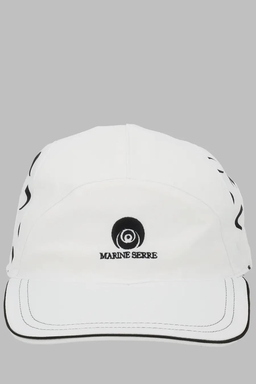 White marine serre men’s cappello da baseball con white cap with black embroidered logo and abstract wave patterns