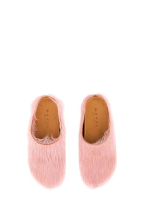 Pink faux fur mules with soft fluffy texture and tan leather insoles in marni men’s fussbett sabot blue style
