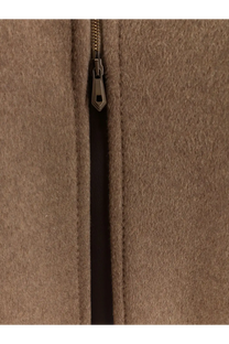 A close-up of the beige cashmere Max Mara women’s Amour coat zipper with a metallic pull tab
