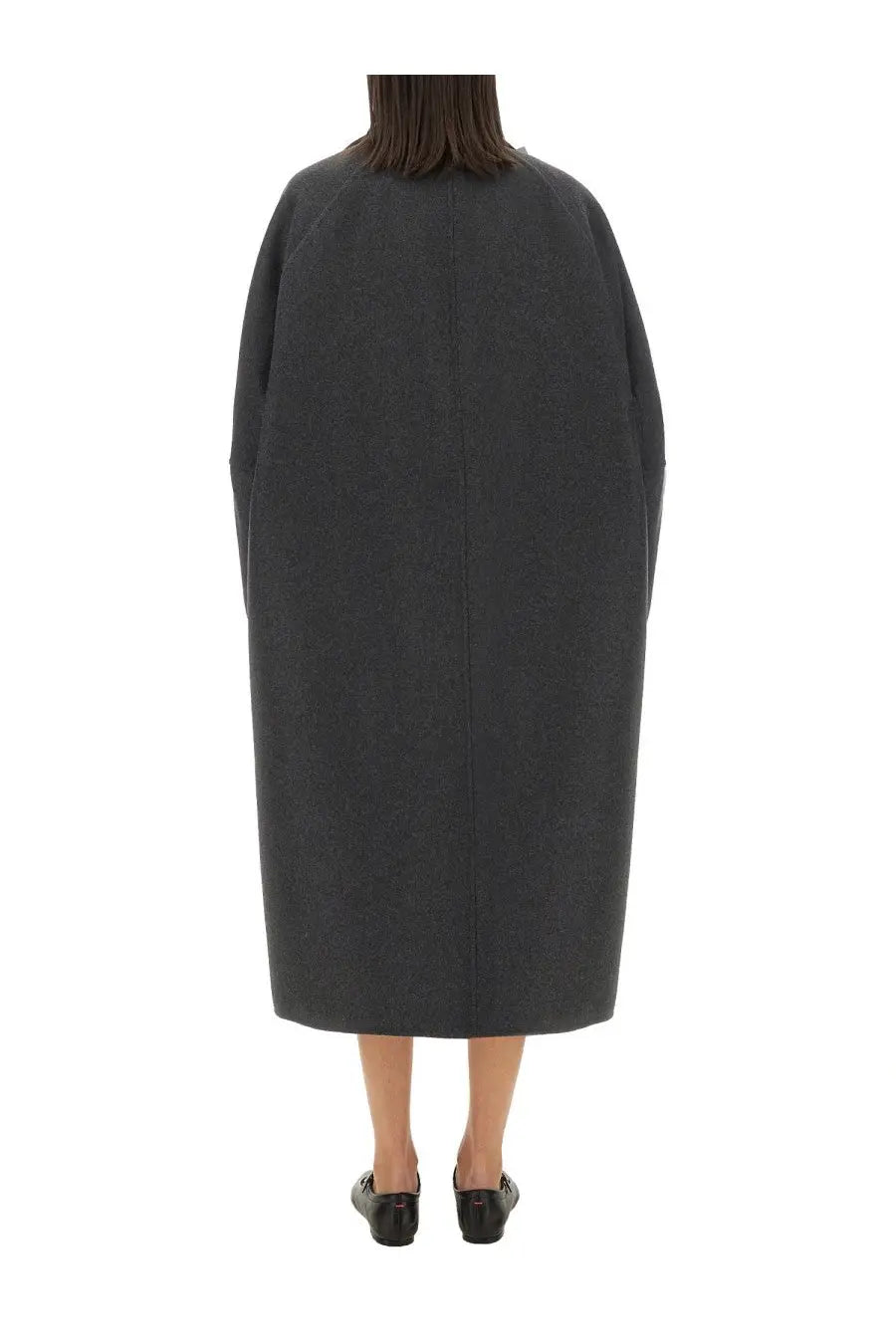 Max mara women’s coat asburg grey is a dark gray oversized wool coat with a straight-cut silhouette and wide sleeves