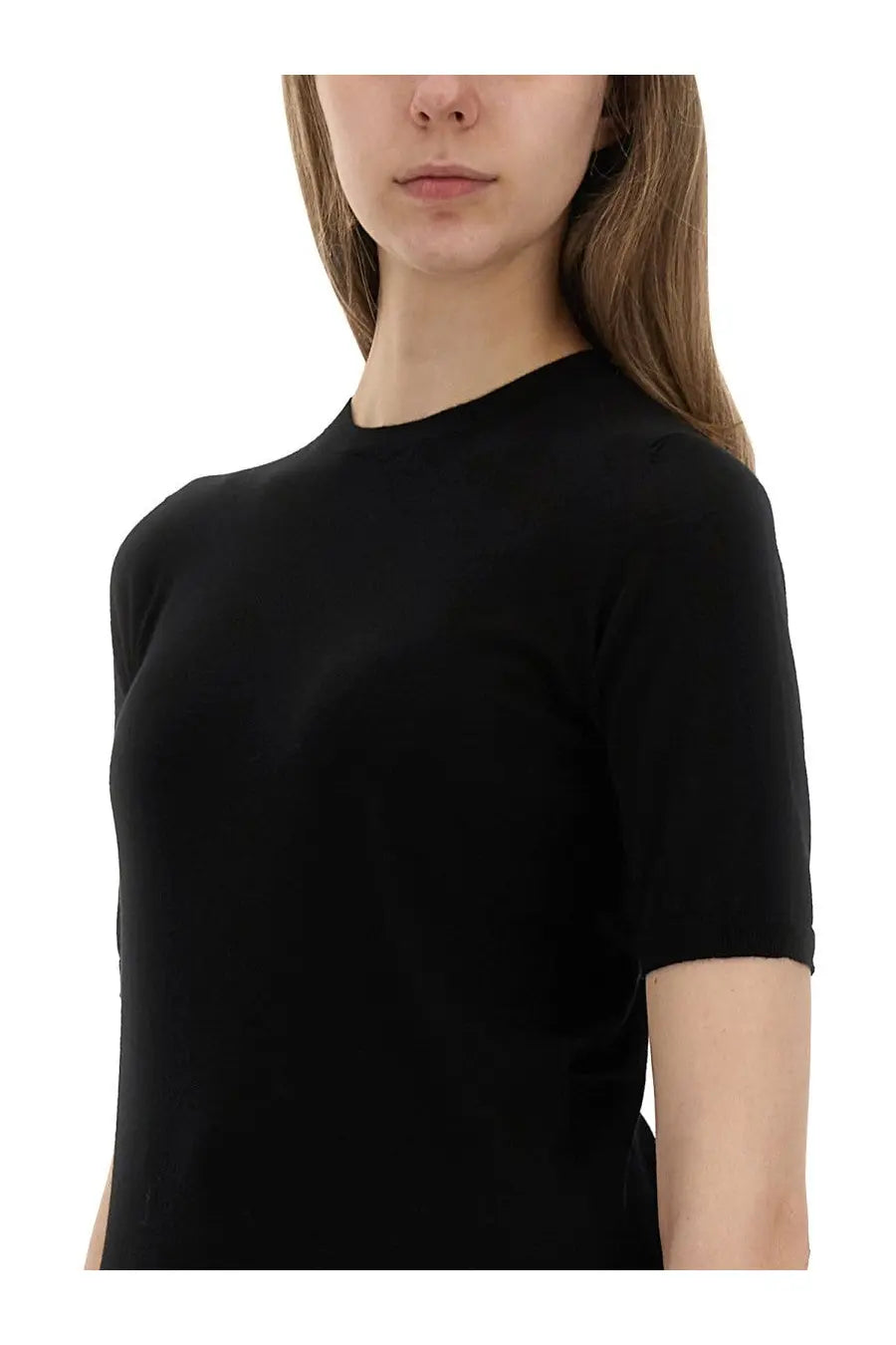 Max mara women’s jersey jeric black short-sleeved top with smooth, form-fitting fabric and simple crew neckline