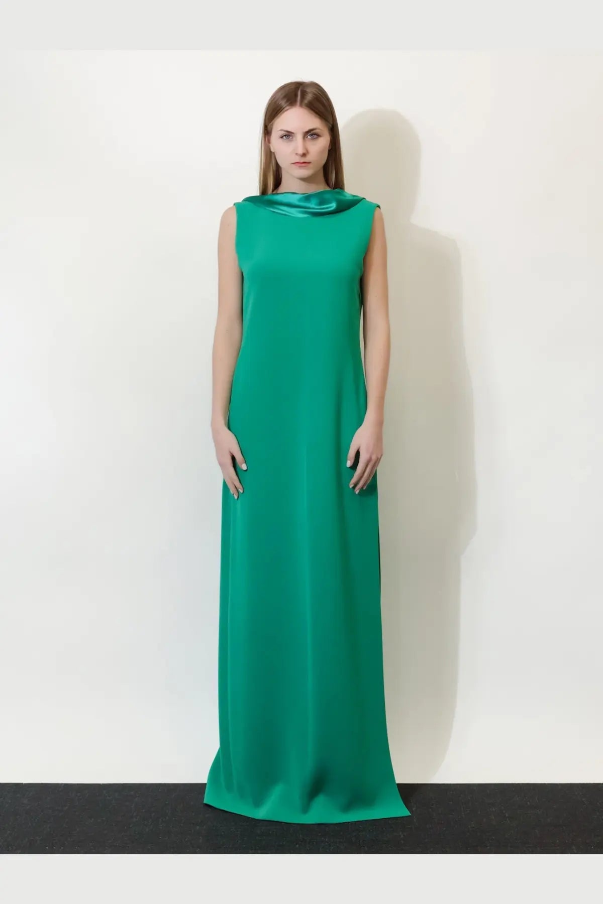 Max Mara womens mxmeaere long dress green emerald sleeveless satin gown with floor-length cowl neckline