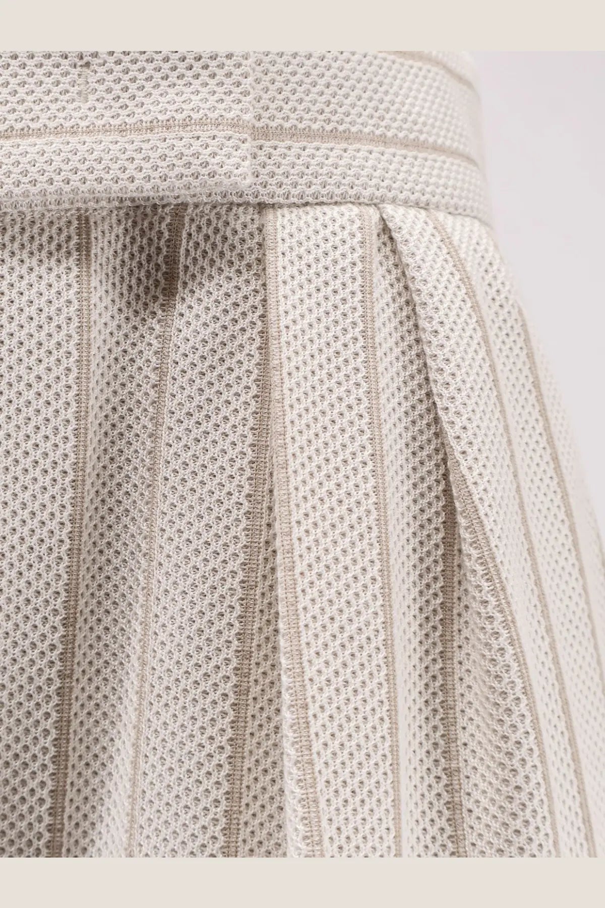 Max mara women’s mxmosso cotton trousers in white with pleated textured woven fabric and subtle vertical stitching