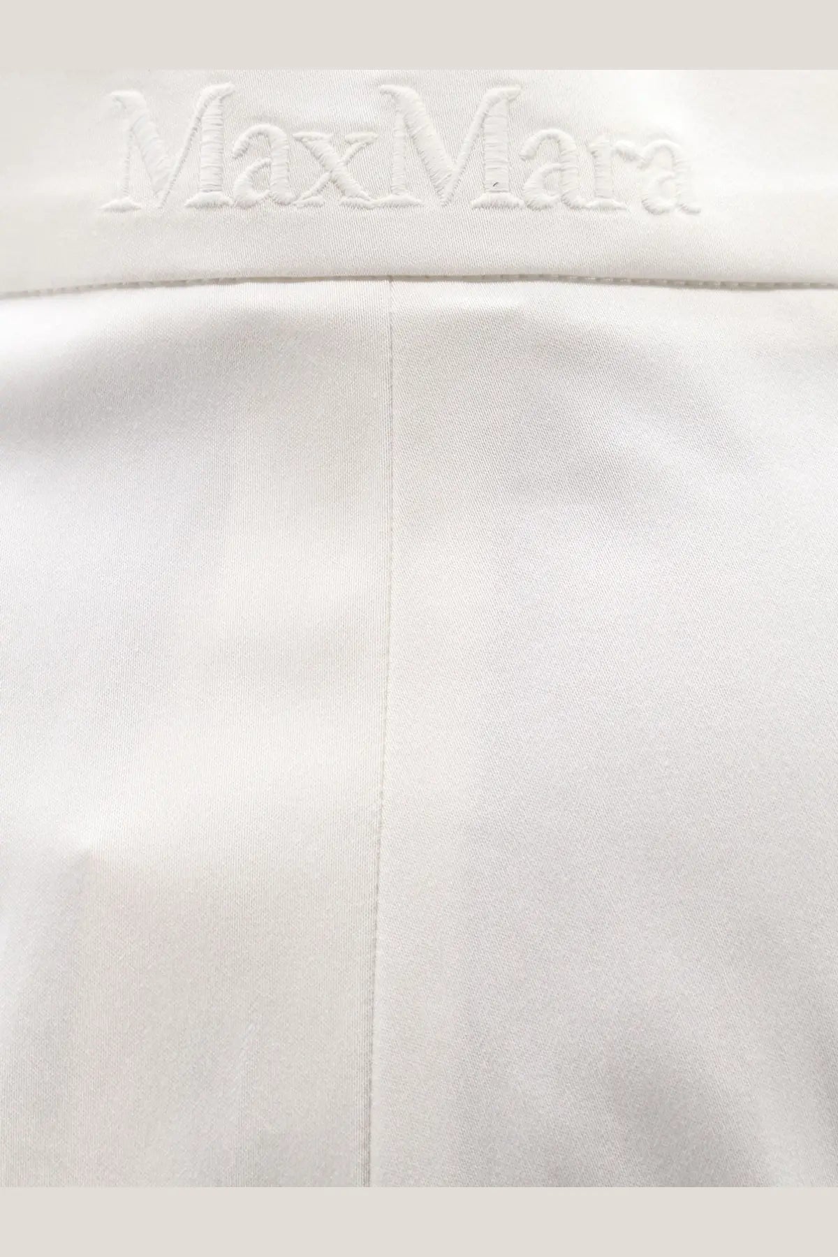White max mara tobacco stretch cotton shorts featuring subtle embroidered branding at the waistband