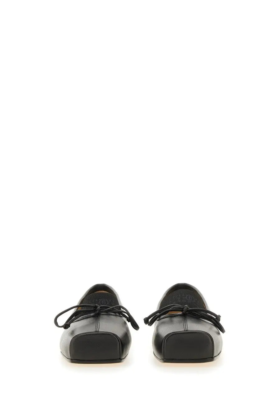 Mm6 maison margiela women’s black leather loafers with square toe and tied laces for elegant wear