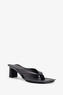 Mm6 maison margiela women’s black leather thong sandals with a block heel perfect for casual wear