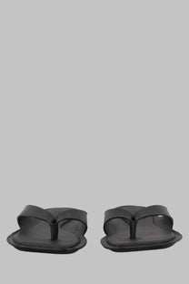 Black leather minimalist flip-flops with subtle insole branding mm6 maison margiela womens sandalo infradito pelle black