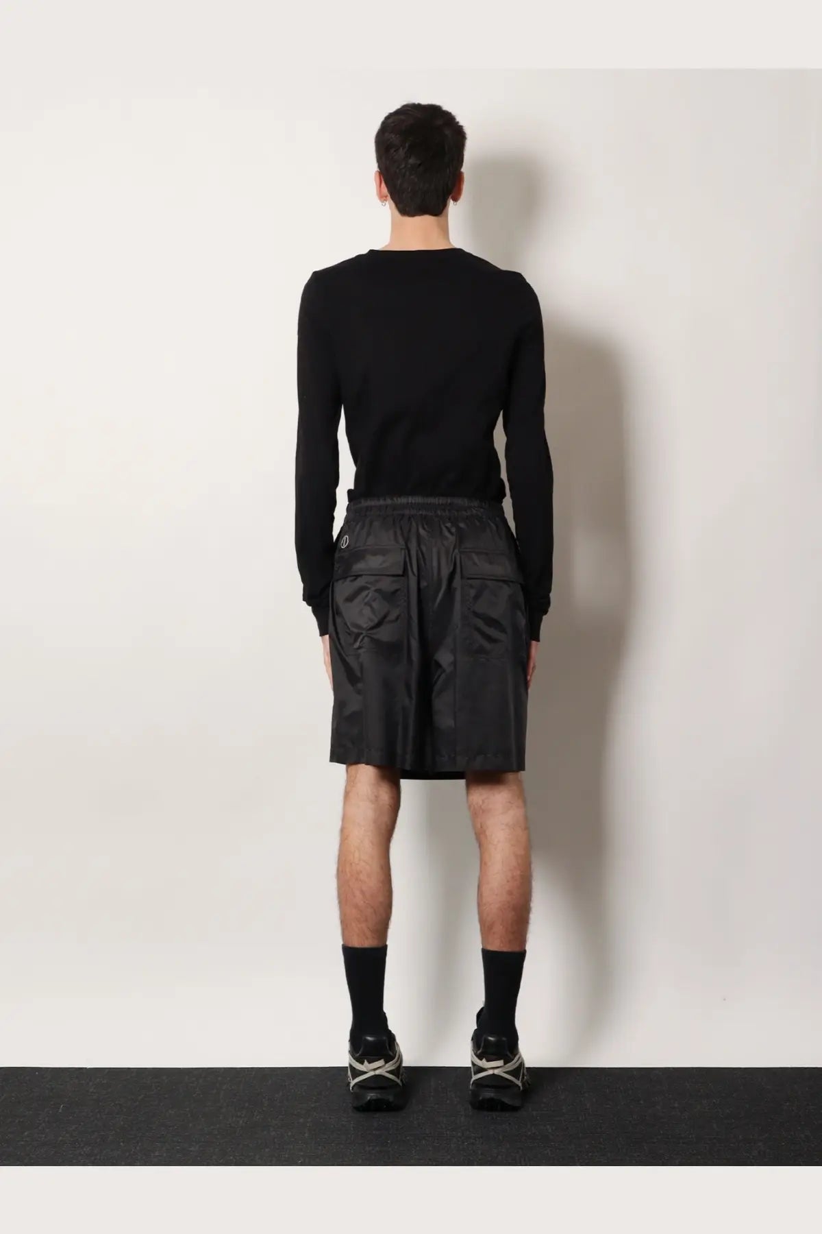 Moncler Rick Owens men’s kiltshorts black sleek modern shorts with subtle sheen two front pockets elastic waistband