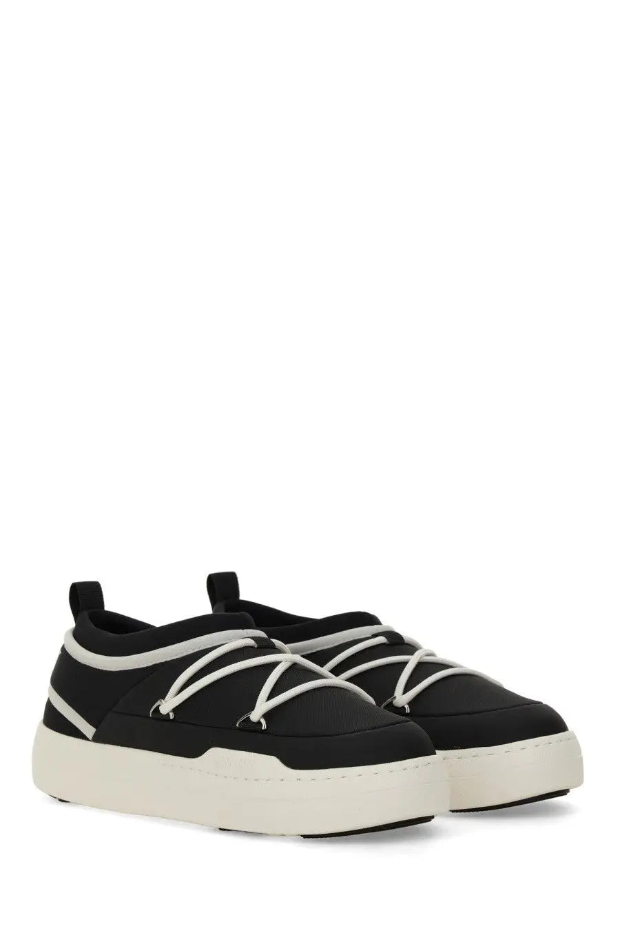 Black Moon Boot unisex Park Icon platform sneakers with white laces and contrasting white side stripes