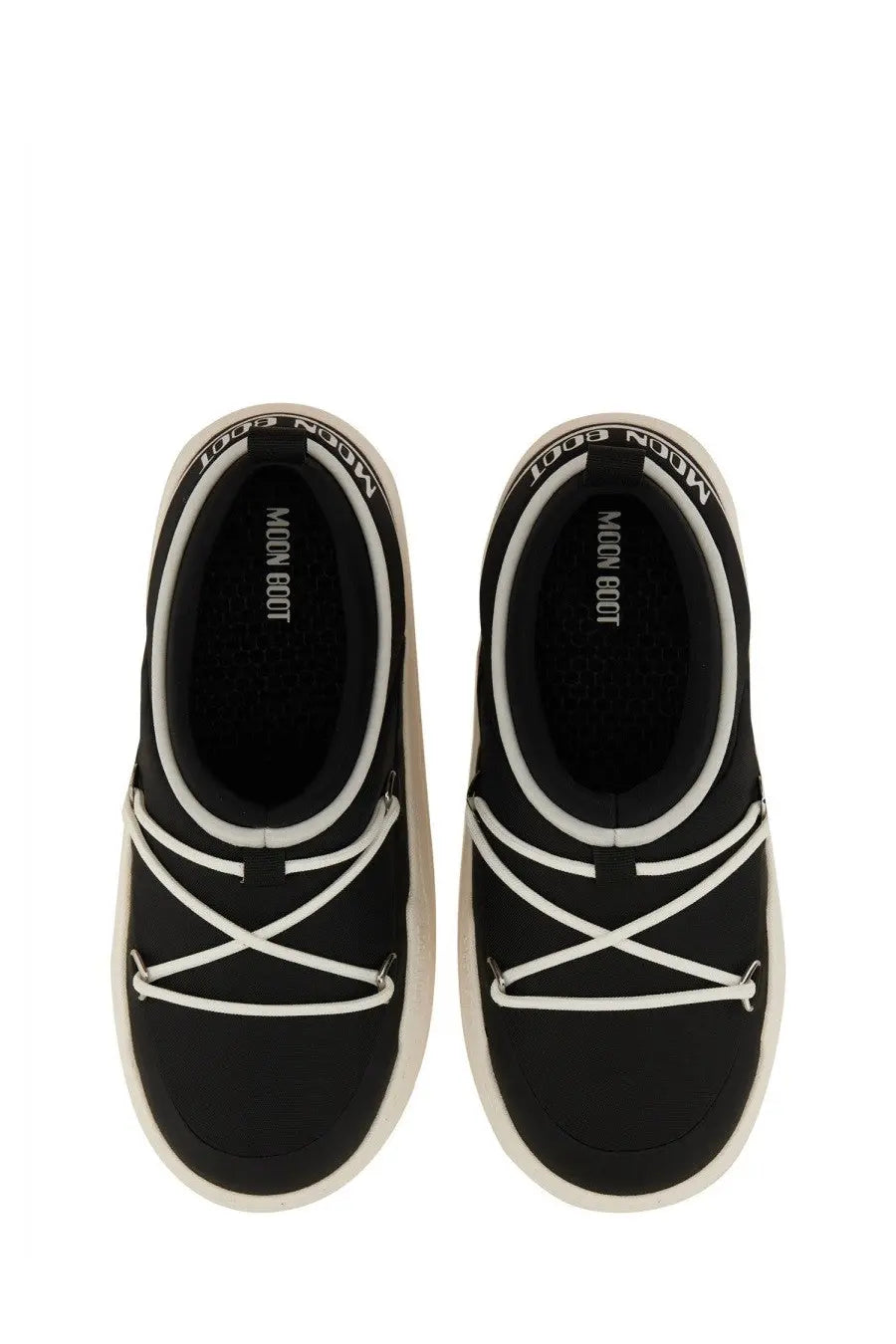 Black moon boot unisex park icon slip-on sneakers with white laces and thick off-white rubber sole
