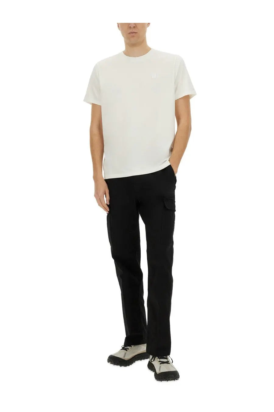 White cotton crewneck t-shirt with small embroidered logo on left chest from moose knuckles men’s duluth white shirt