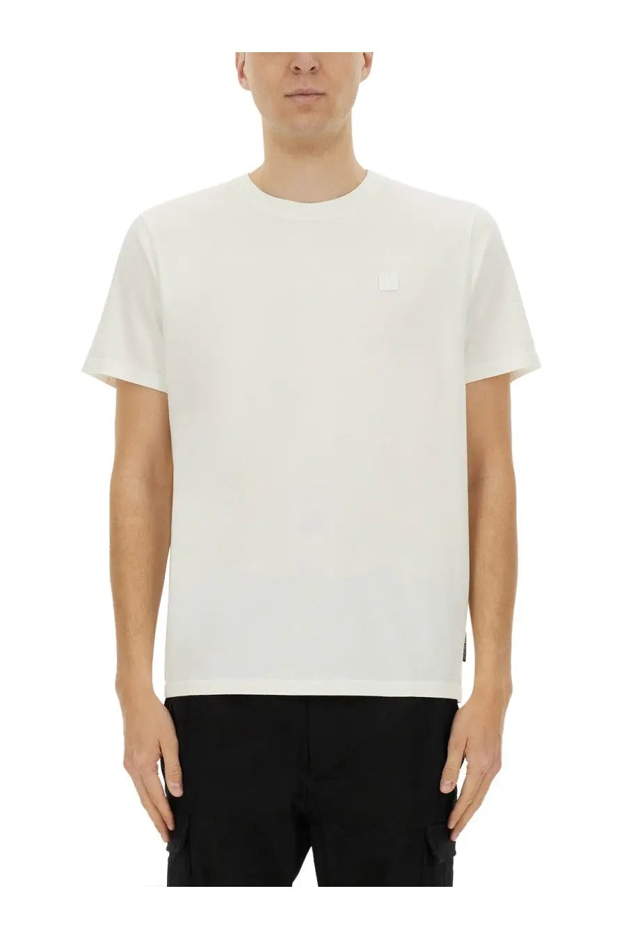 Moose knuckles men’s white cotton t-shirt with a small subtle square logo on the left chest