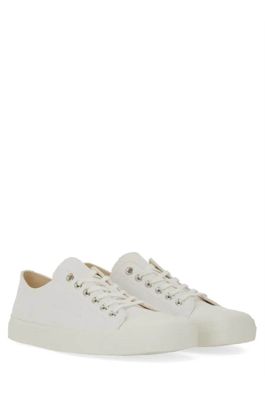 Moschino men’s sneaker edge white low-top canvas sneakers with silver eyelets and matching laces