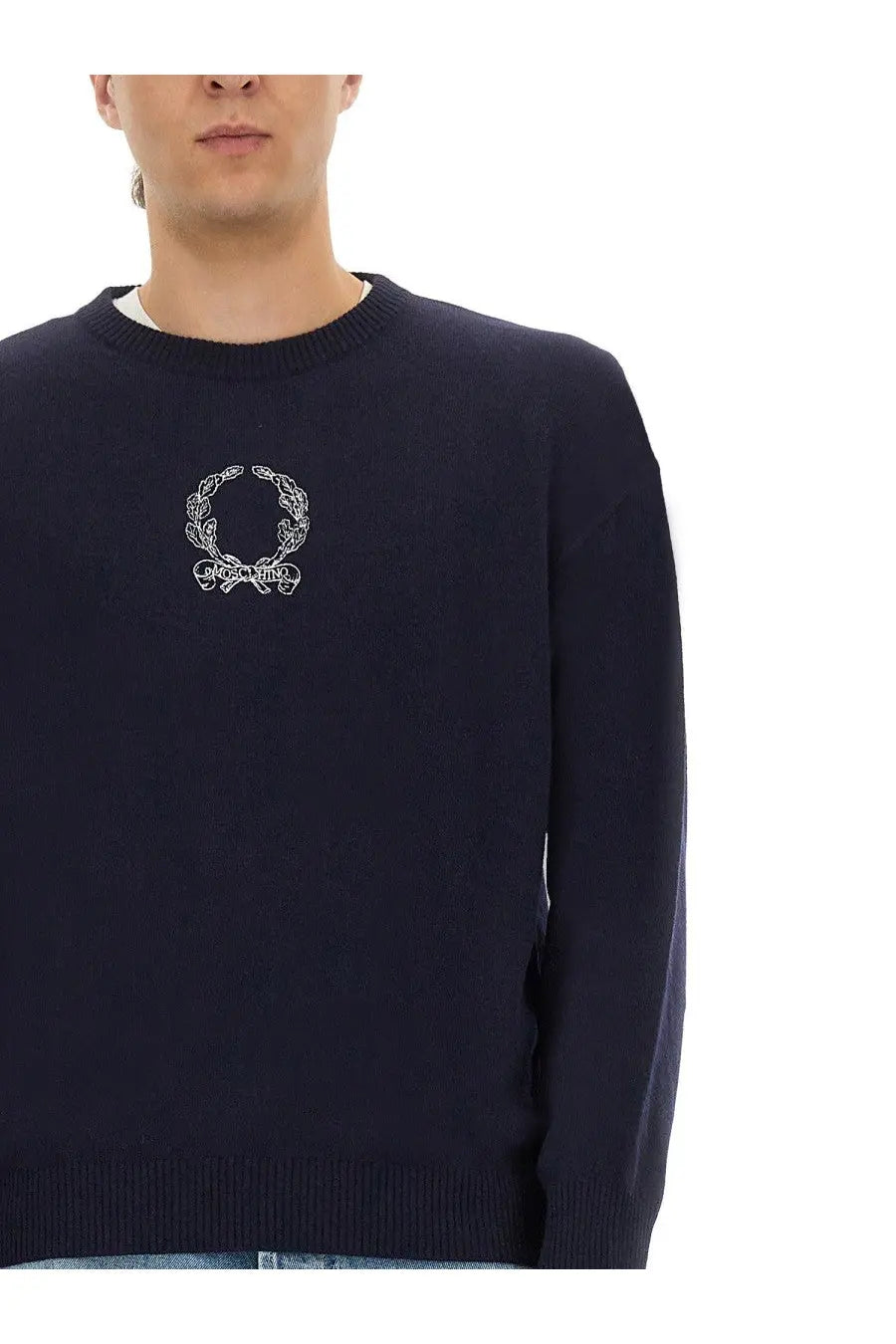 Navy blue Moschino men’s wool and cashmere pullover sweater with white embroidered laurel wreath logo on chest