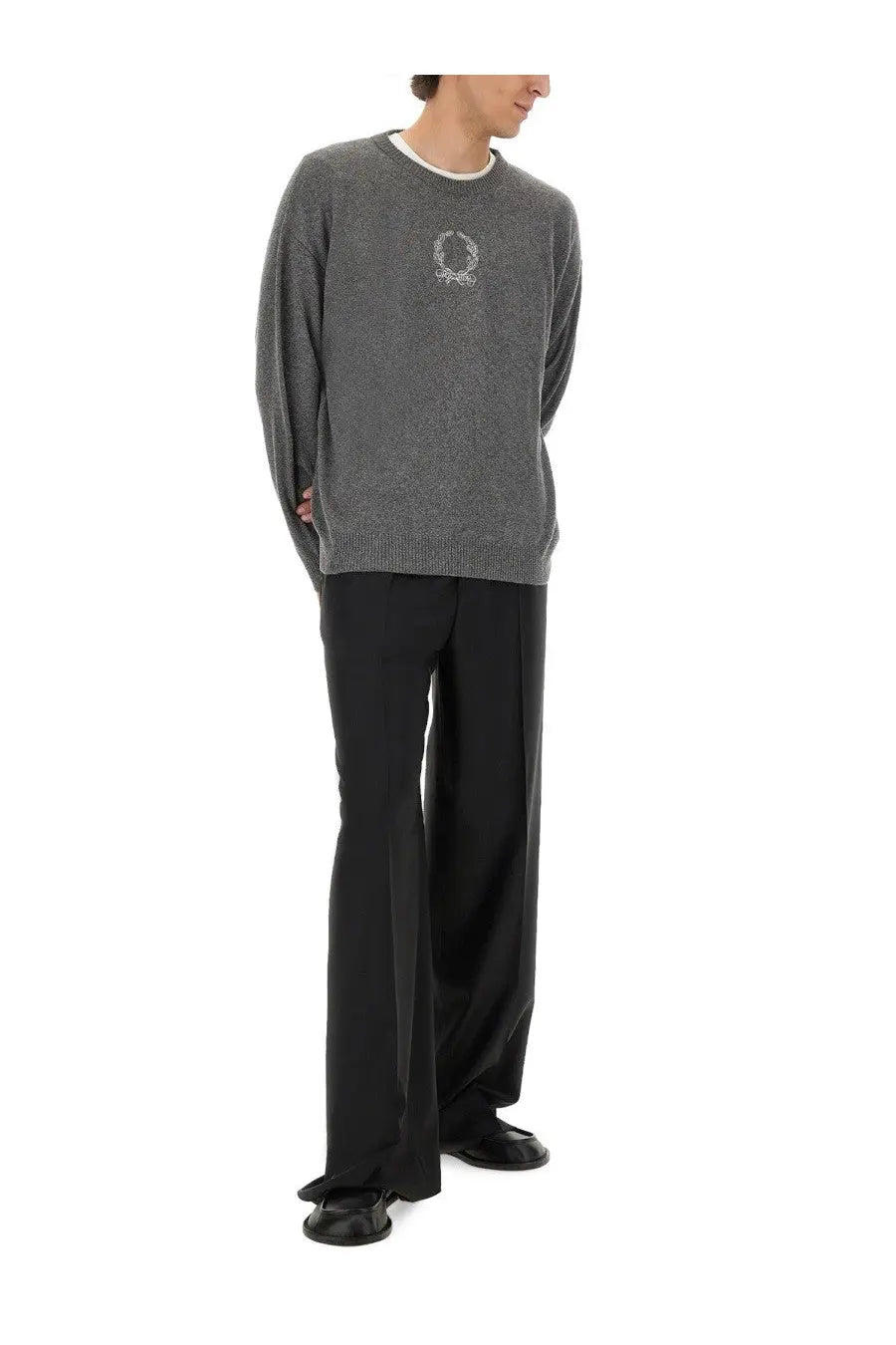 Moschino men’s grey wool and cashmere pullover with textured knit and subtle embroidered chest logo