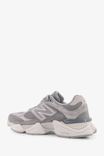 New Balance men’s low top sneakers in grey with gray suede and mesh upper and chunky white midsole