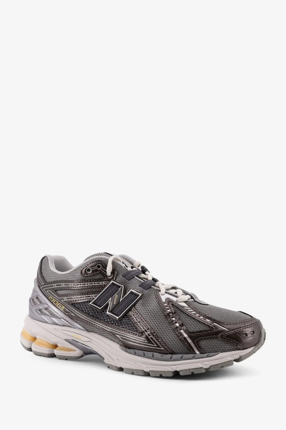 New balance men’s mesh sneakers grey with gray mesh upper black and silver accents and white midsole running shoe