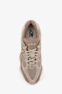 New balance men’s beige low top sneaker with mesh and suede upper white laces and chunky midsole