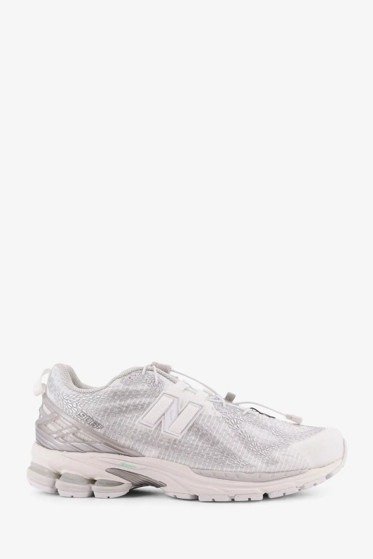 Silver new balance 2016 running shoe with a textured upper and translucent midsole for men technical fabric sneakers