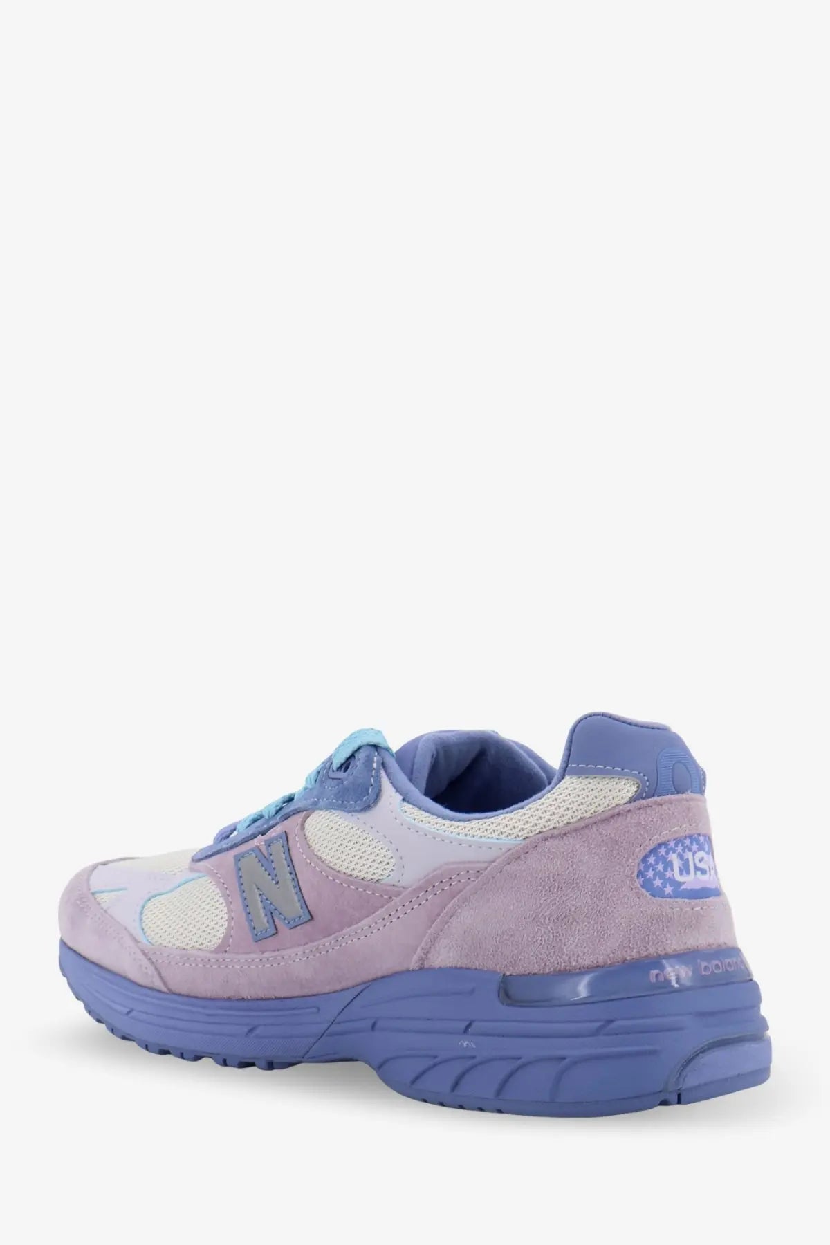 New balance unisex mesh and suede sneakers in pastel lavender and light blue with synthetic overlays