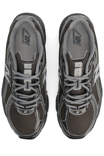 New balance unisex sneaker black with dark gray and black mesh uppers synthetic overlays and chunky rubber sole