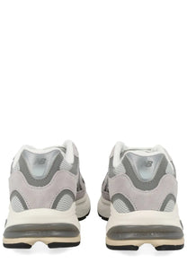 New Balance unisex sneaker grey with gray and white suede mesh and rubber details in 990v3 design