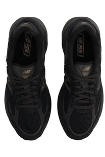 New Balance unisex sneaker U2010 black featuring mesh and synthetic overlays for lightweight breathable comfort