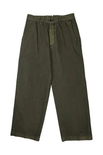 Olive green cotton chino trousers with relaxed fit and button closure from nineinthemorning mens pantalone in cotone green