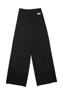 Black wide-leg trousers with minimalist design and buttoned back pockets from nineinthemorning women’s pantalone sandra brown