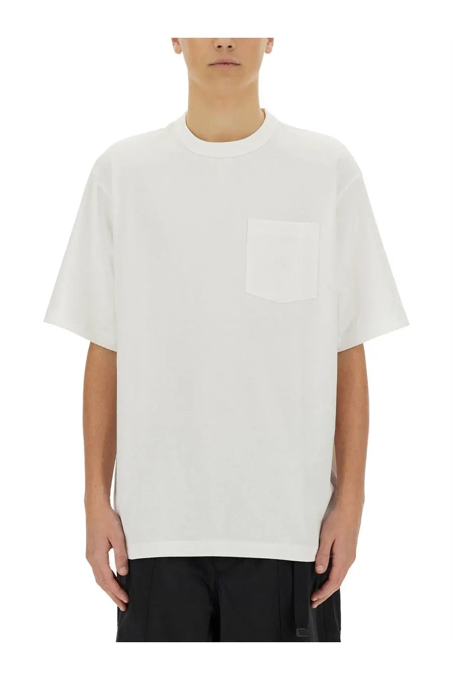 The north face men’s relaxed fit white crewneck t-shirt with a single chest pocket made of soft cotton