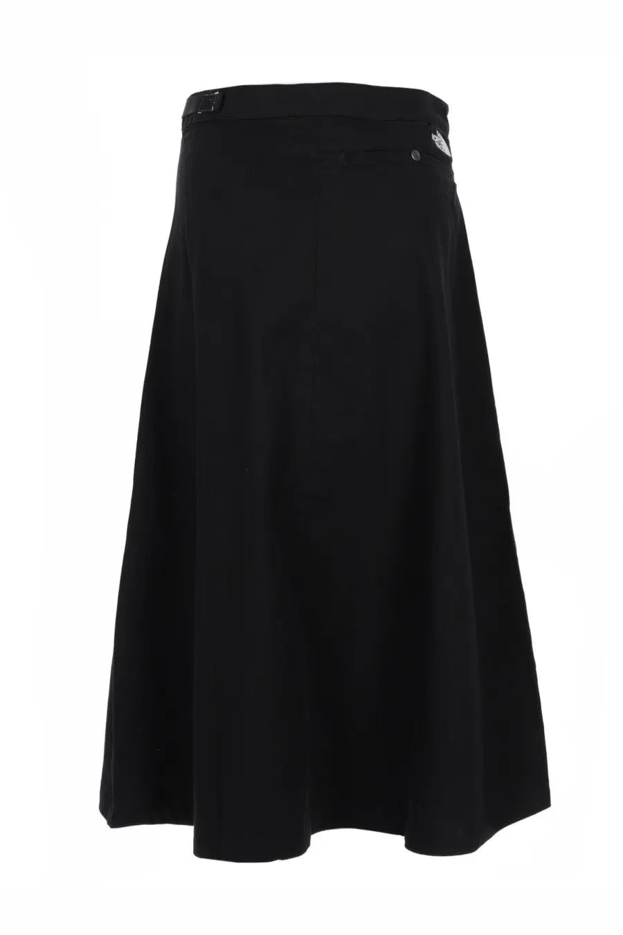 The north face women’s gonna midi black a-line skirt with fitted waistband and subtle pleats in lightweight fabric