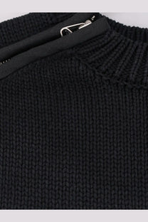 Black oamc peacemaker men’s cotton sweater with ribbed texture and silver zipper pull