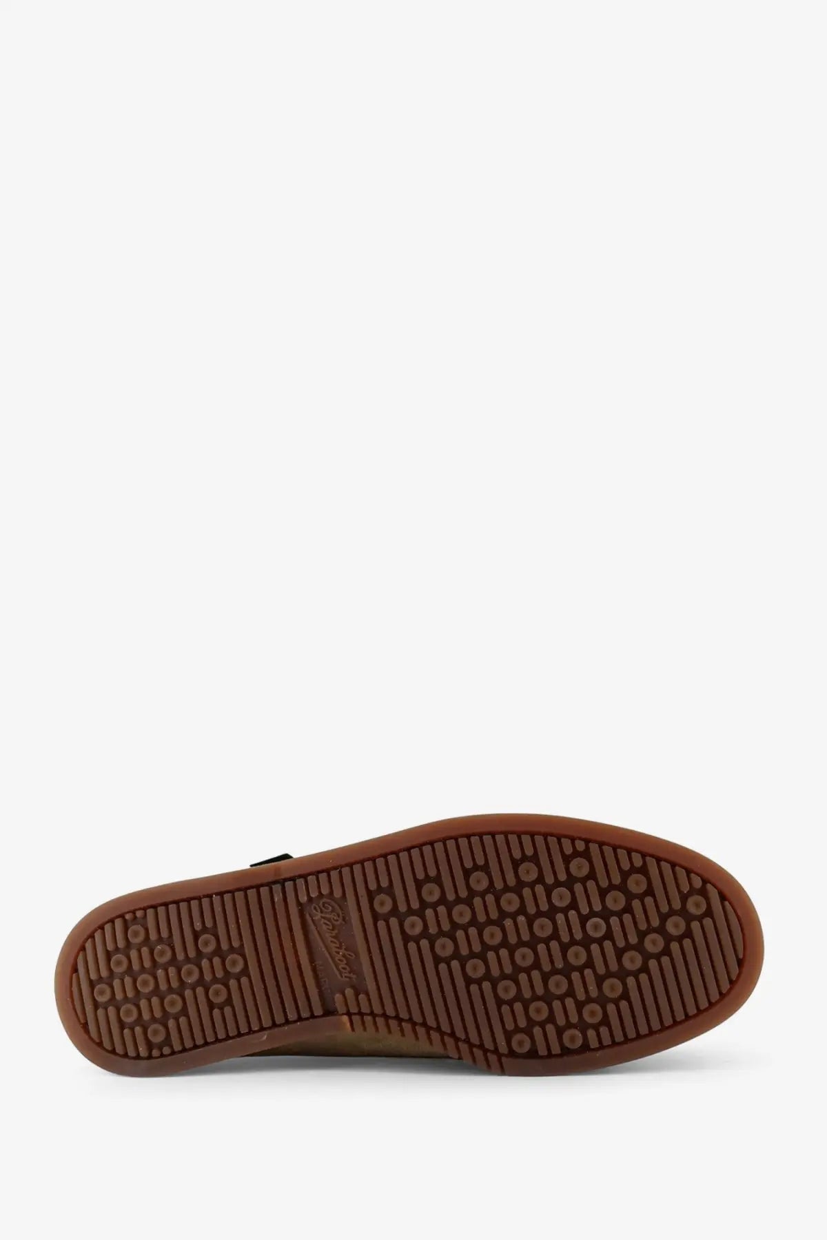 Brown rubber sole with textured pattern and embossed paraboot logo on men’s barth marine suede loafers miel