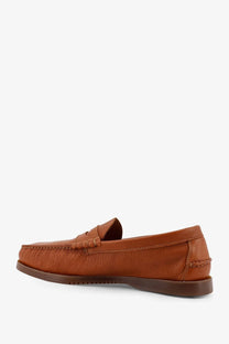 Paraboot men’s leather loafers miel in tan with classic moccasin design and brown rubber sole front view