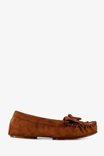 Paris Texas women’s Indiana suede loafers in brown featuring tan suede moccasins with a fringed bow at the toe