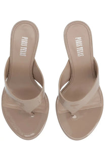 Beige patent leather thong sandals with minimalist design and paris texas embossed insole from paris texas women’s mule con tacco lidia