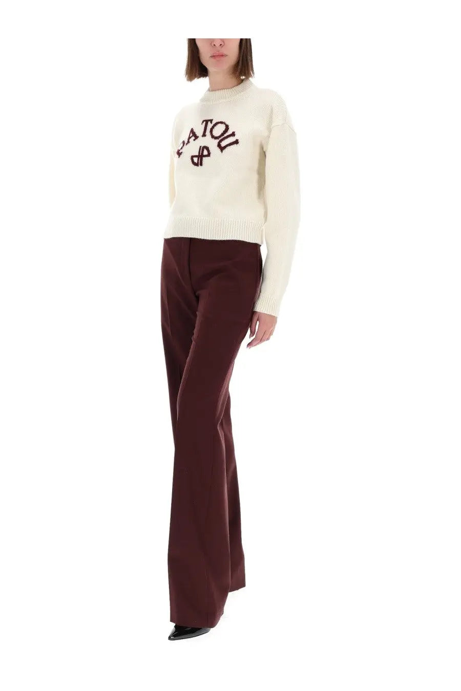 Cream-colored knit sweater for women with patou embroidered in dark brown on the chest in jersey white style