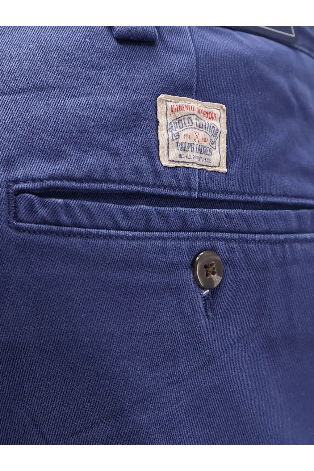 Navy blue cotton chino shorts with classic Ralph Lauren brand label and button closure Polo Ralph Lauren men’s big fit