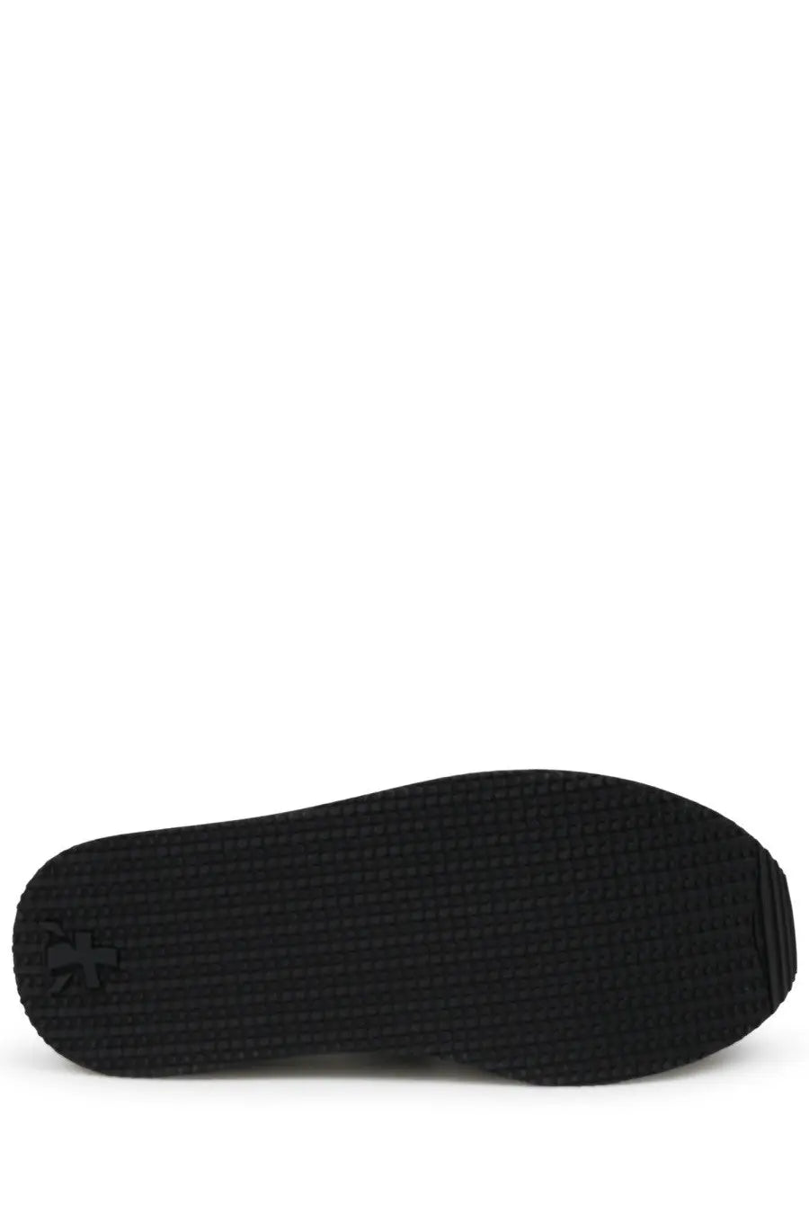 Back side of premiaata women’s sandalo moura black showing black rubber sole with textured grip and embossed logo on heel