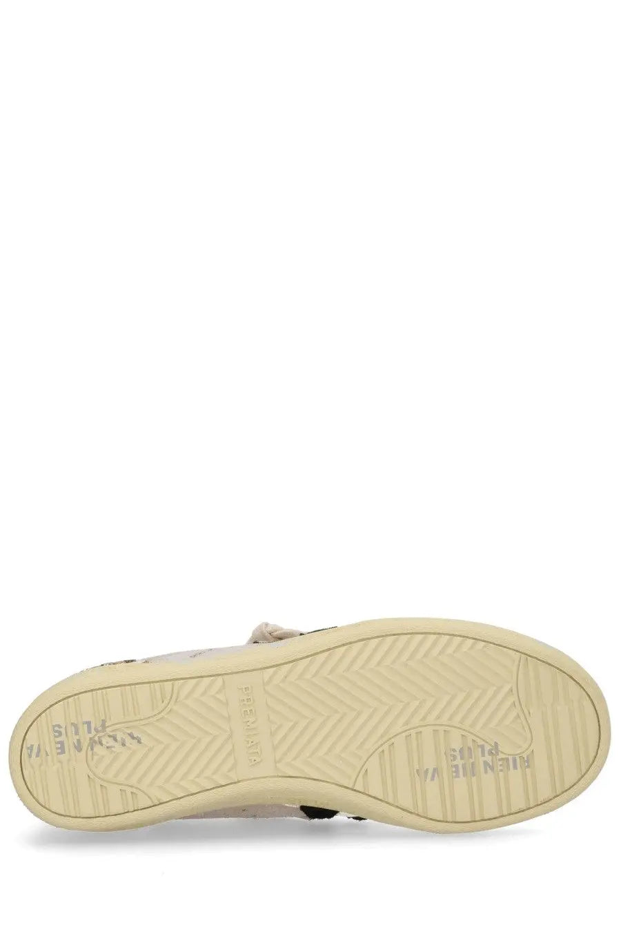 Beige rubber sole with herringbone tread and embossed brand text on premiata women’s sneaker bsktclad beige
