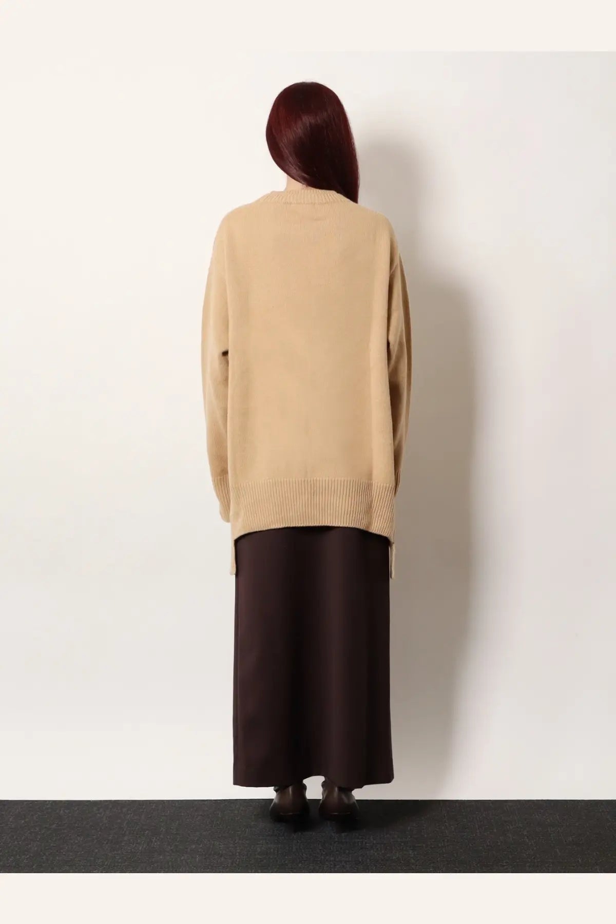 A beige oversized knit wool and cashmere sweater with ribbed cuffs and hem from r2w womens nicolas collection